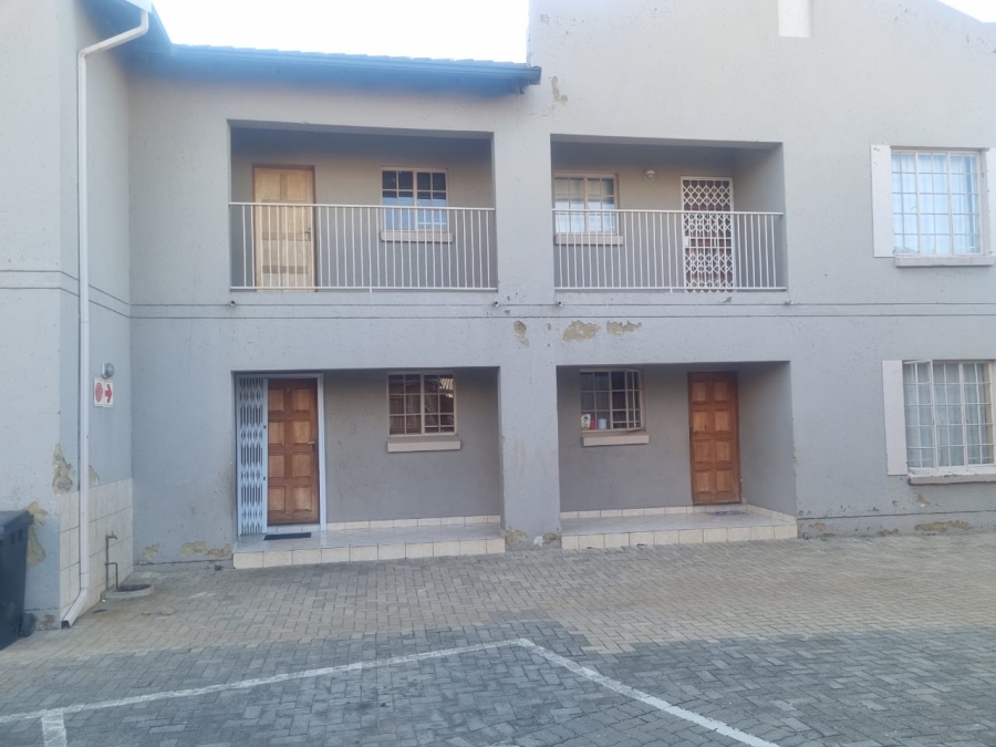 2 Bedroom Property for Sale in Waterval East North West